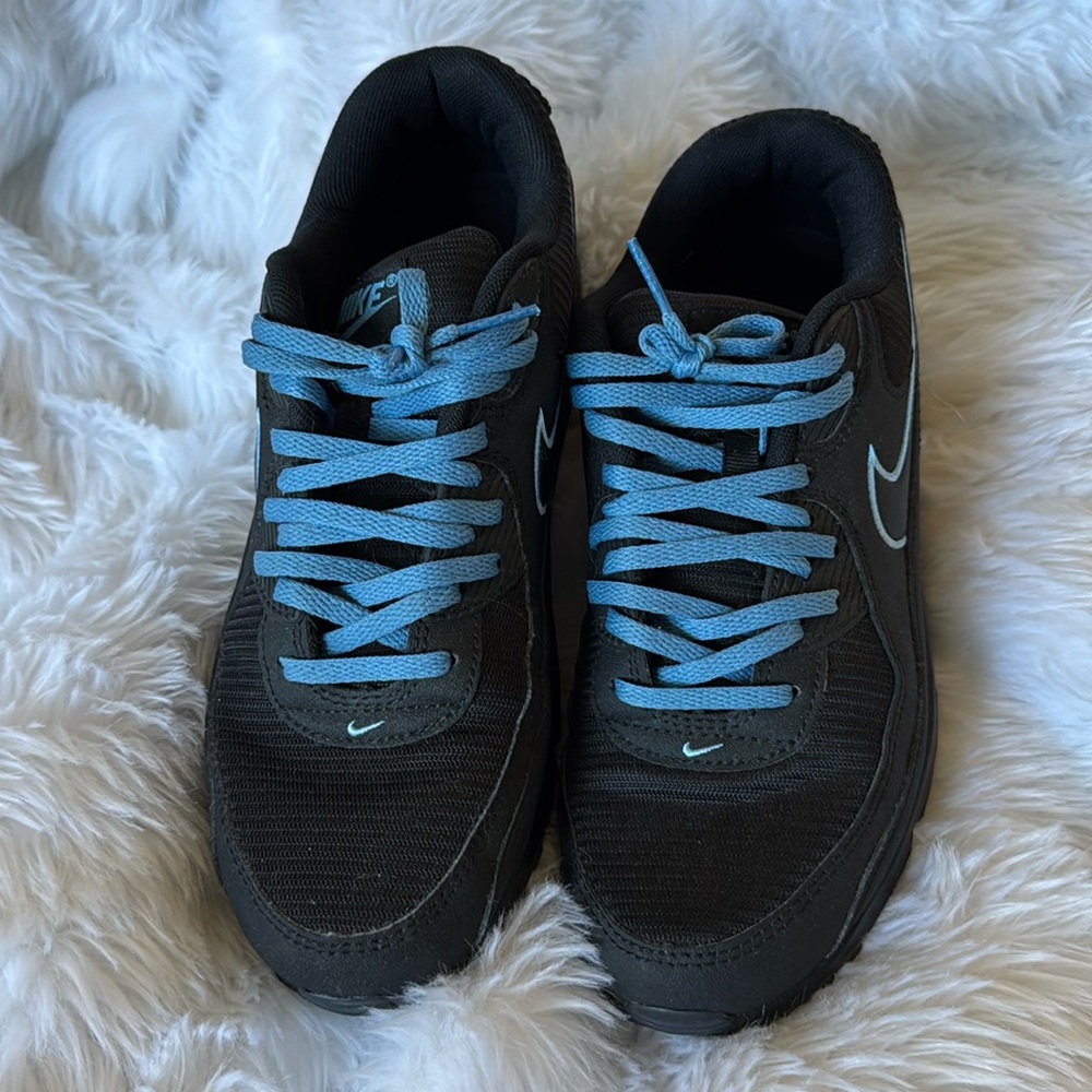 NIKE AIR MAX